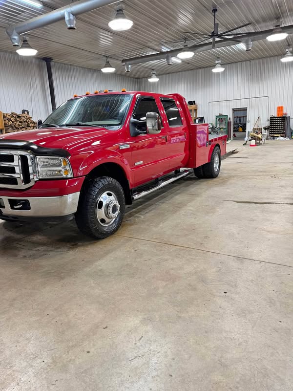 2007 Ford F350 Super Duty Crew Cab - Lariat Pickup 4D 8 ft