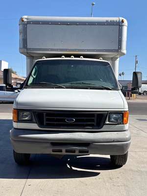 2007 Ford E450 Super Duty Cutaway - Cutaway Van 2D
