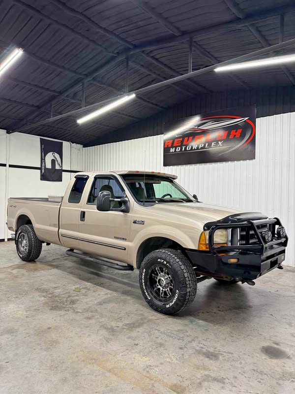 1999 Ford F250 Super Duty Super Cab - XLT Pickup 4D 8 ft