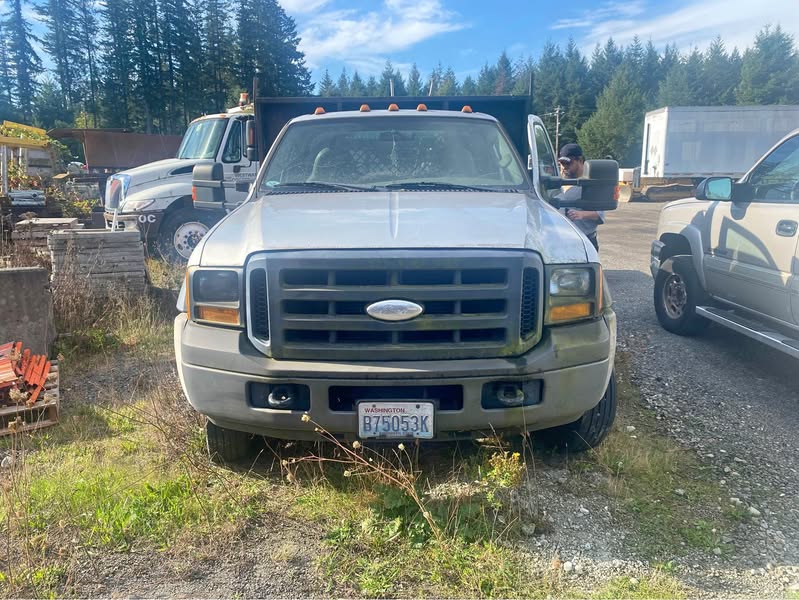 2007 Ford F550 Super Duty Super Cab & Chassis - XL Cab & Chassis 4D