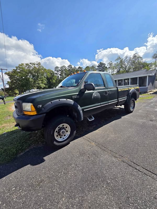 1999 Ford F250 Super Duty Crew Cab - Long Bed