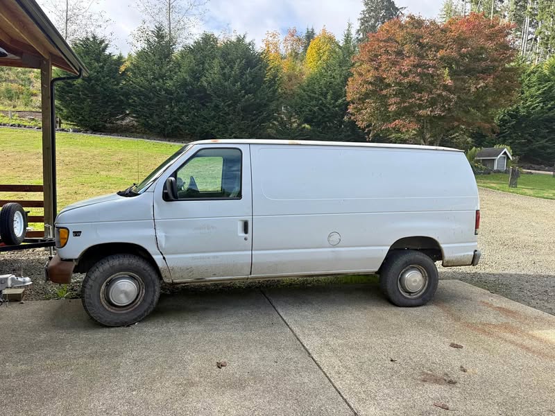 2000 Ford E250 Super Duty Cargo - Van 3D