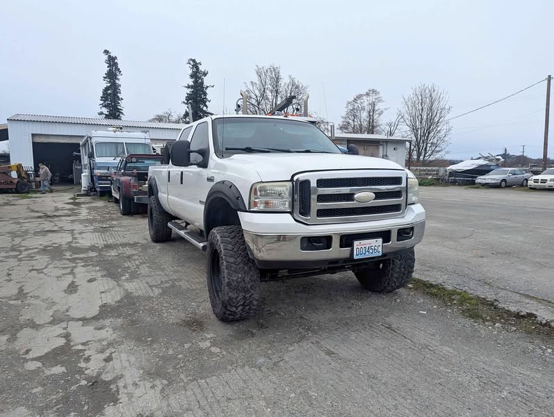2006 Ford F350 Super Duty Crew Cab - XLT Pickup 4D 8 ft