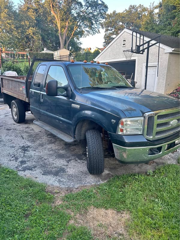 2005 Ford F250 Super Duty Super Cab - XL Pickup 4D 8 ft