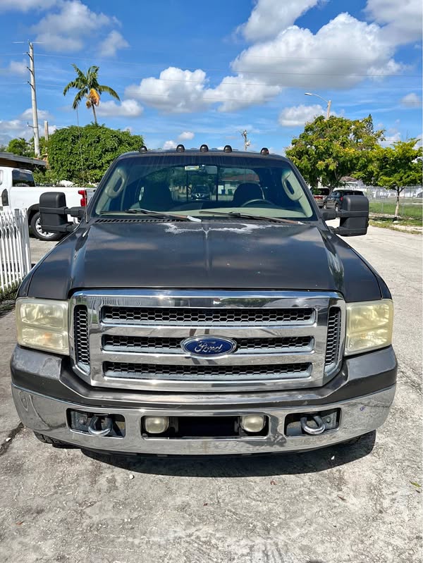 2007 Ford F250 Super Duty Crew Cab - XLT Pickup 4D 6 3\/4 ft
