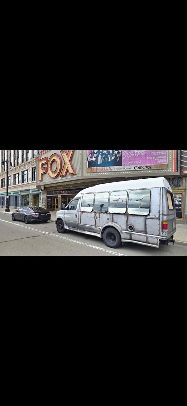 2003 Ford E350 Super Duty Cutaway - Van Cab-Chassis 2D