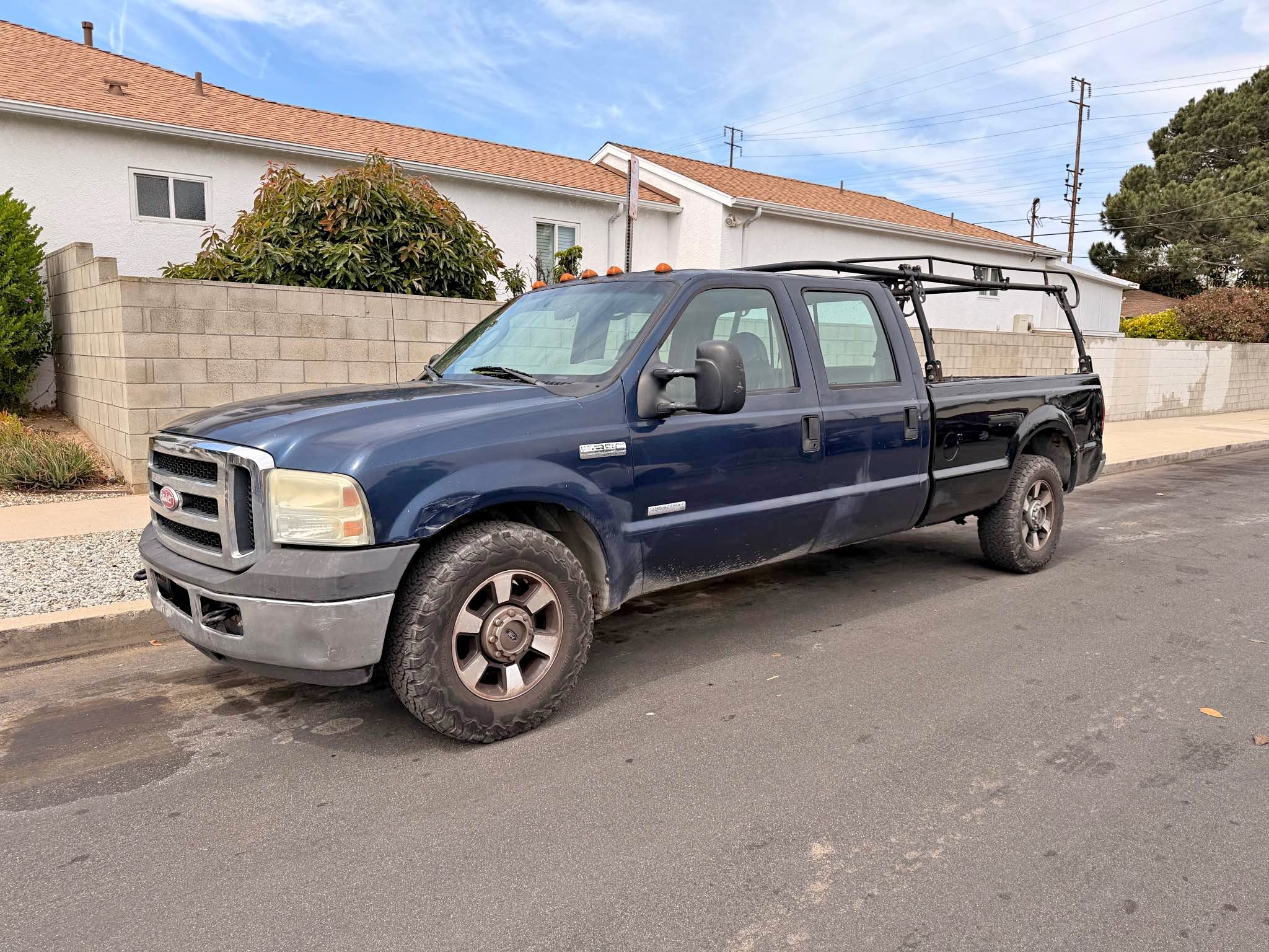 2006 Ford F350 Super Duty Crew Cab - XL Pickup 4D 8 ft