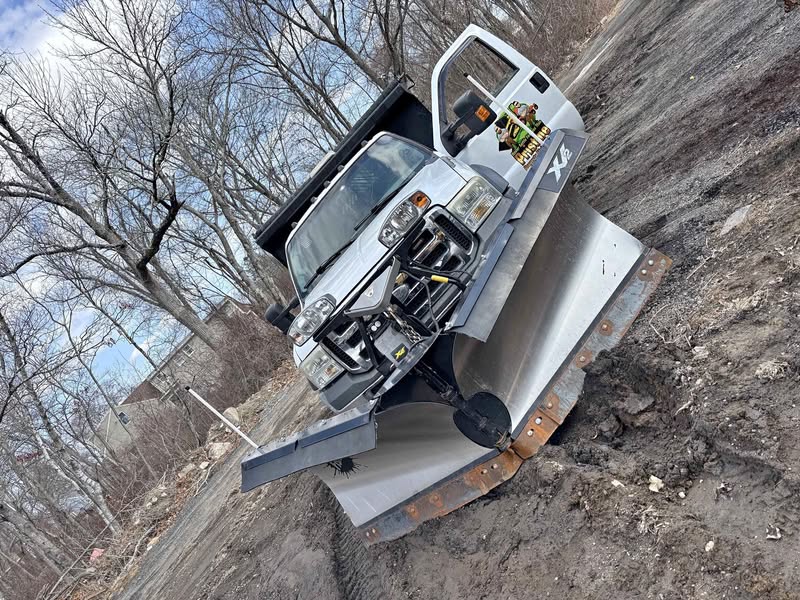 2007 Ford F550 Super Duty Regular Cab & Chassis - XL Cab & Chassis 2D