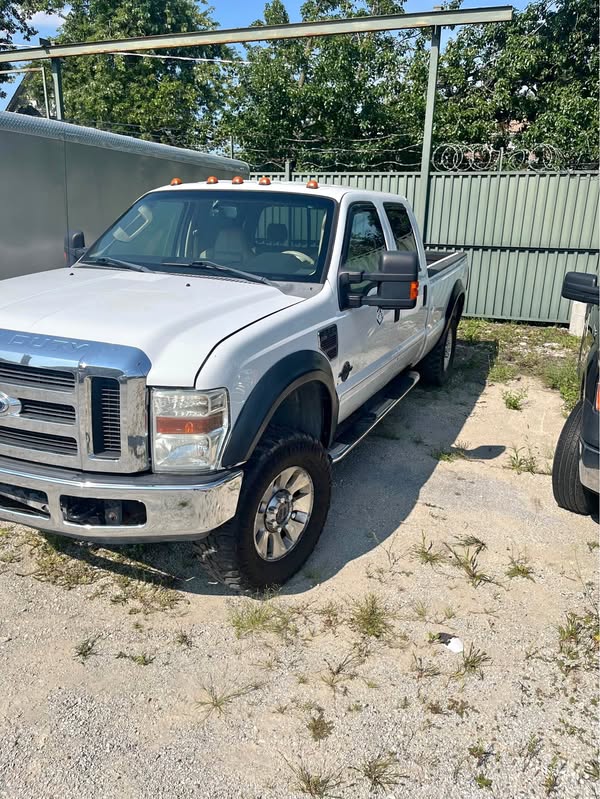 2007 Ford F350 Super Duty Crew Cab & Chassis
