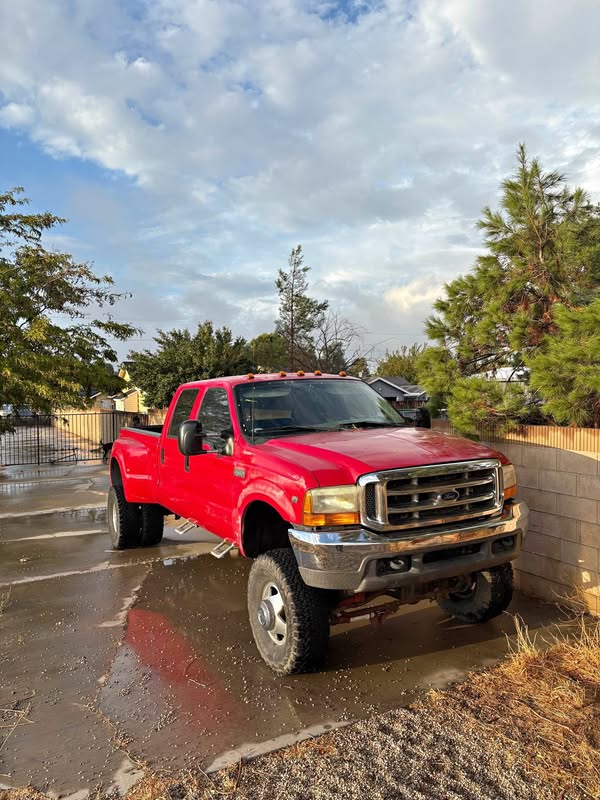 1999 Ford F350 Super Duty Crew Cab - FX4 Pickup 4D 8 ft