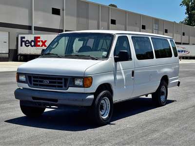 2007 Ford E350 Super Duty Passenger - XLT Extended Wagon 3D