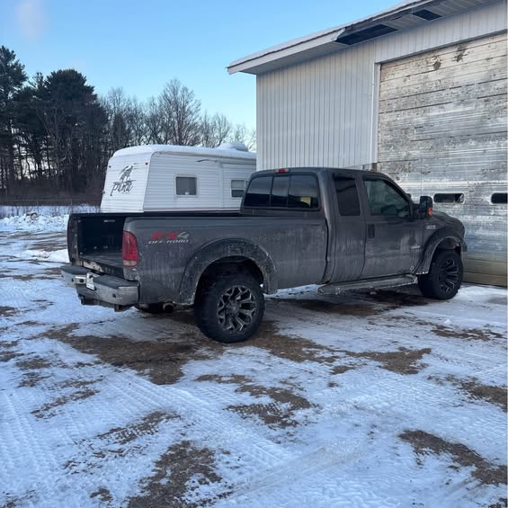 2006 Ford F350 Super Duty Crew Cab - Lariat Pickup 4D 8 ft