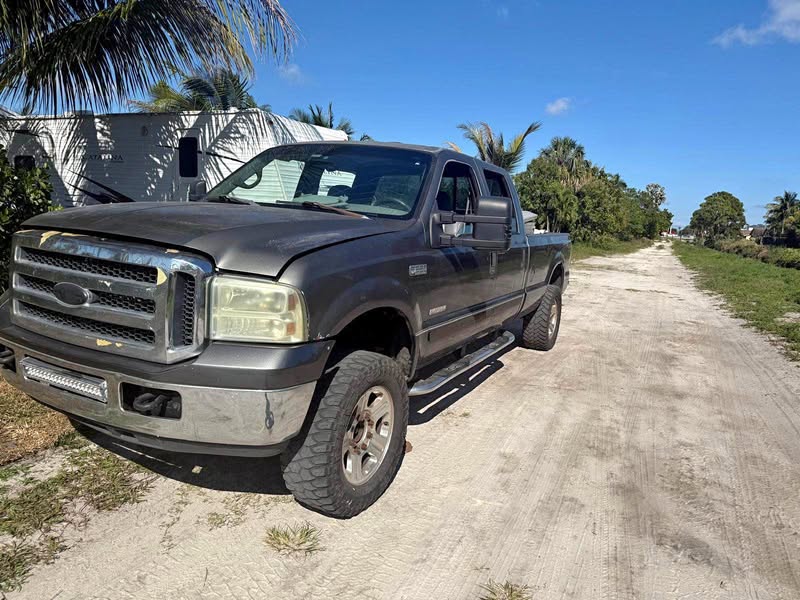 2002 Ford F350 Super Duty Crew Cab - Long Bed