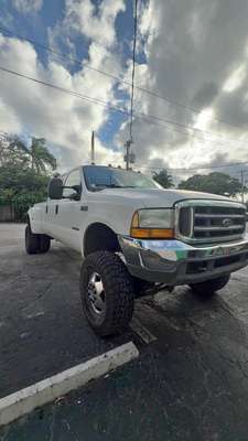 1999 Ford F350 Super Duty Crew Cab - Lariat Pickup 4D 8 ft