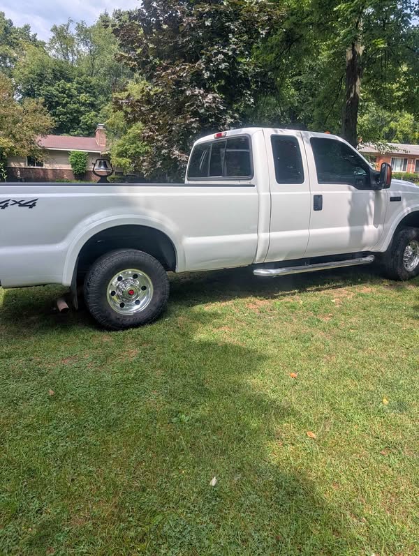 2004 Ford F250 Super Duty Regular Cab - Long Bed