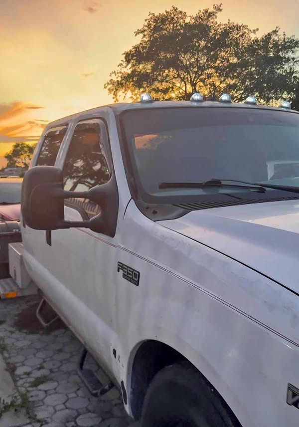 1999 Ford E350 Super Duty Cargo