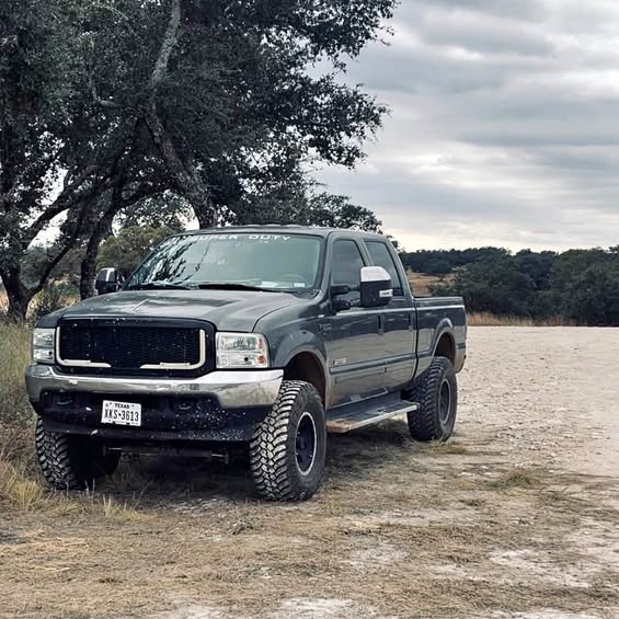2003 Ford F250 Super Duty Crew Cab - King Ranch Pickup 4D 6 3\/4 ft