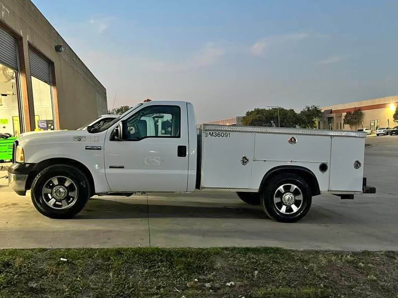 2006 Ford E350 Super Duty Cargo - Commercial Extended Van 3D