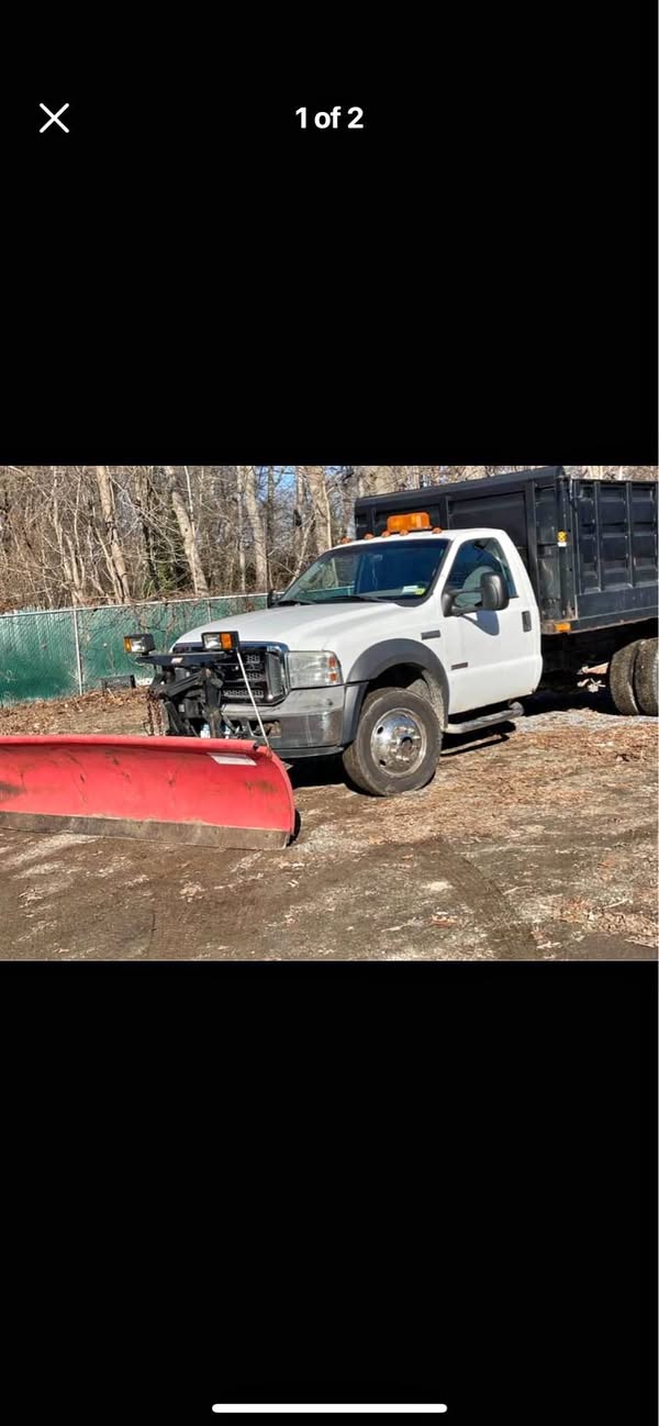 2005 Ford F550 Super Duty Regular Cab & Chassis