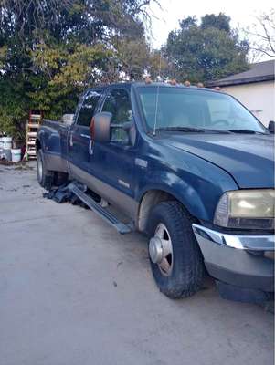 2004 Ford F350 Super Duty Crew Cab - Long Bed