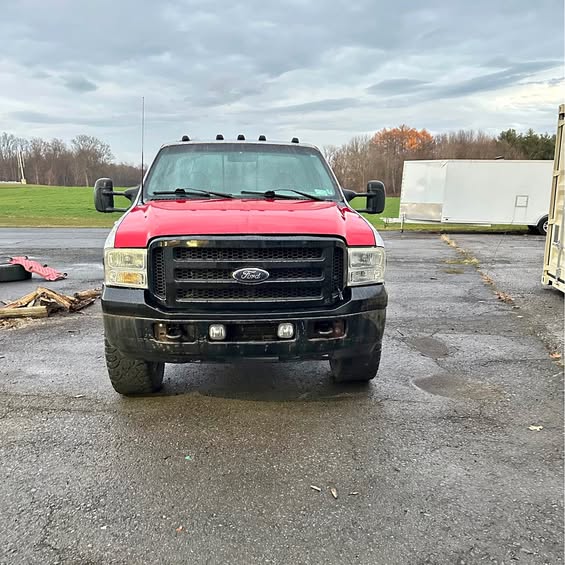 2001 Ford F350 Super Duty Regular Cab - XLT Pickup 2D 8 ft