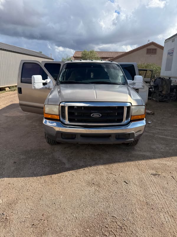 1999 Ford F250 Super Duty Crew Cab - XLT Pickup 4D 6 3\/4 ft