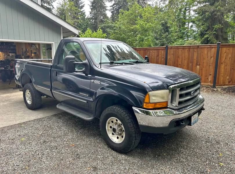 1999 Ford F250 Super Duty Regular Cab - XLT Pickup 2D 8 ft