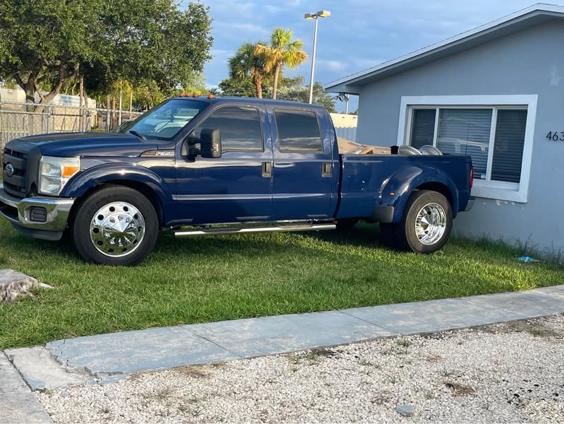 1999 Ford F350 Super Duty Crew Cab - Long Bed