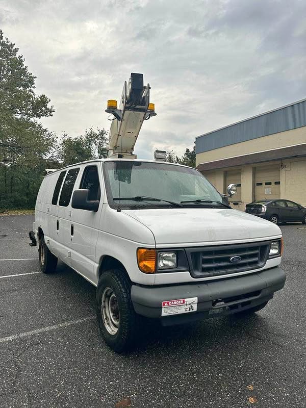 2007 Ford E350 Super Duty Cargo - Commercial Van 3D