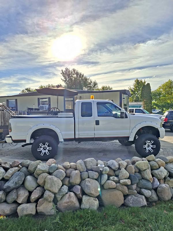 2002 Ford F250 Super Duty Super Cab - Lariat Pickup 4D 6 3\/4 ft
