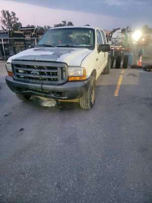 1999 Ford F350 Super Duty Super Cab & Chassis - XLT Cab & Chassis 4D