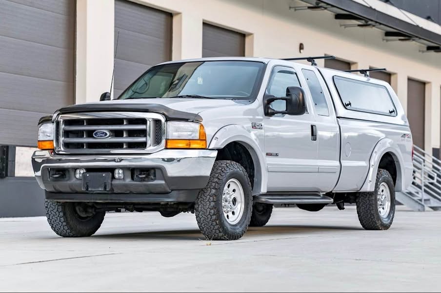 2001 Ford F250 Super Duty Super Cab - XLT Pickup 4D 8 ft