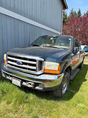 1999 Ford F250 Super Duty Crew Cab - XLT Pickup 4D 8 ft
