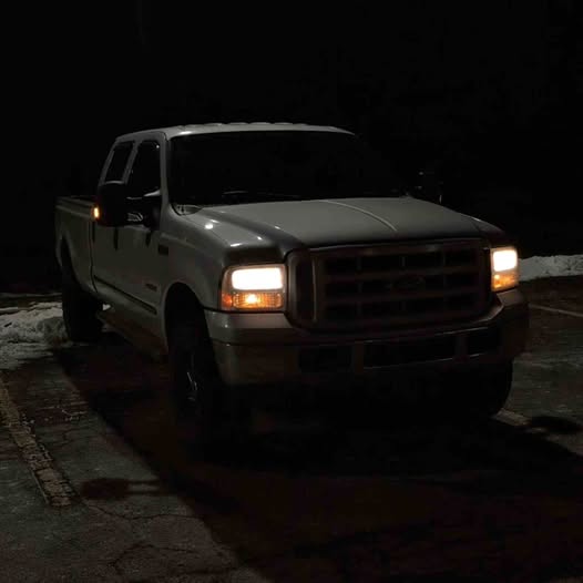 2004 Ford F350 Super Duty Crew Cab - Long Bed
