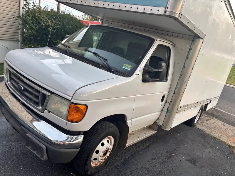 2007 Ford E350 Super Duty Cargo - Van 3D