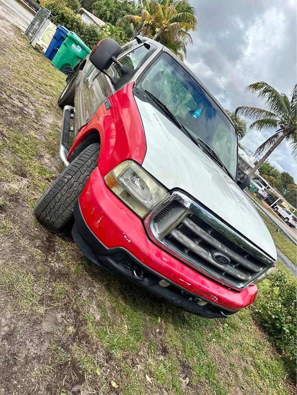 2003 Ford F250 Super Duty Super Cab - 4 door