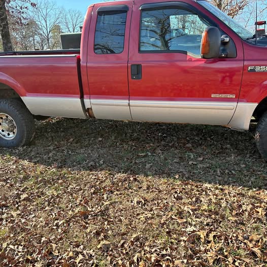 2003 Ford F350 Super Duty Regular Cab - Xlt