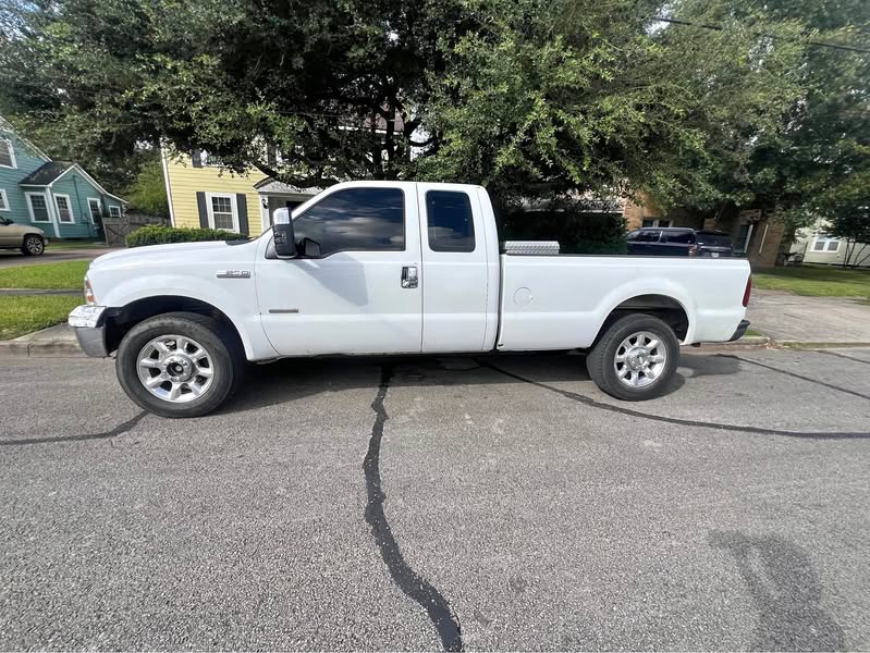 2005 Ford F250 Super Duty Regular Cab - XLT Pickup 2D 8 ft