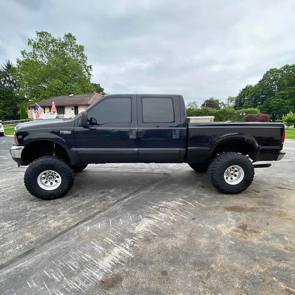 2002 Ford F250 Super Duty Crew Cab - XLT Pickup 4D 6 3\/4 ft