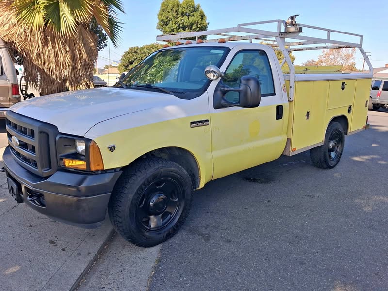 2006 Ford F350 Super Duty Regular Cab - XL Pickup 2D 8 ft