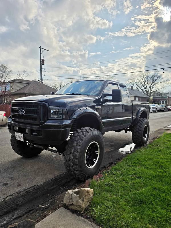 2005 Ford F250 Super Duty Crew Cab - XLT Pickup 4D 6 3\/4 ft