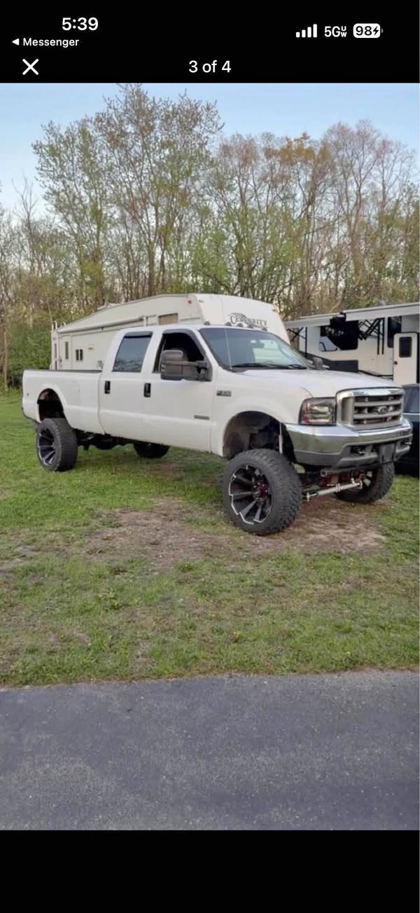 2004 Ford F350 Super Duty Crew Cab - Lariat Pickup 4D 8 ft
