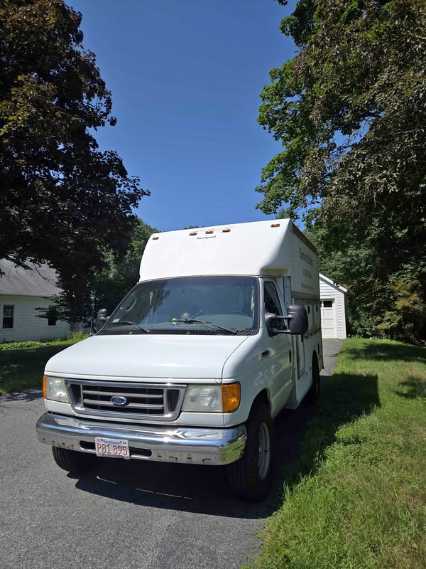 2006 Ford E350 Super Duty Cutaway