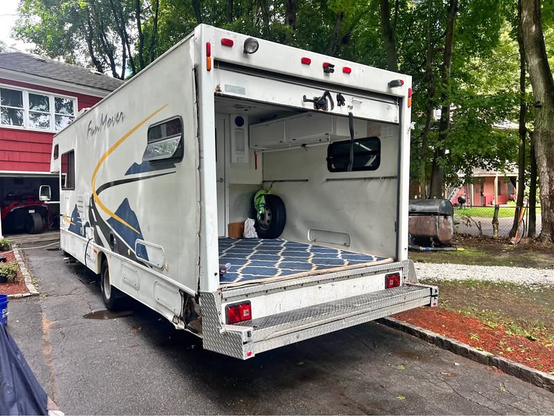 2002 Ford E450 Super Duty Cutaway - Rv