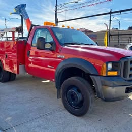 2006 Ford F-450 Super Duty 4X2 2dr Regular Cab 140.8 200.8 in. WB