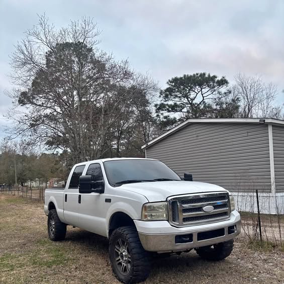 2001 Ford F250 Super Duty Crew Cab - Lariat Pickup 4D 6 3\/4 ft