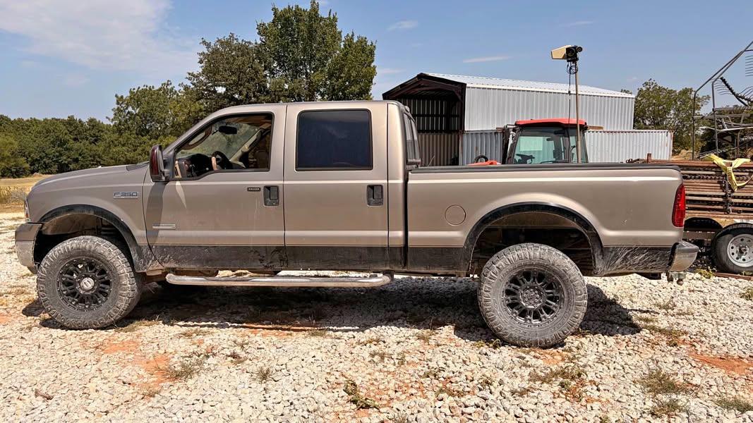 2007 Ford F350 Super Duty Crew Cab - Lariat Pickup 4D 6 3\/4 ft