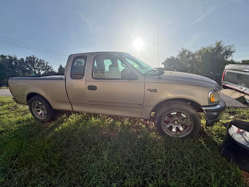 1999 Ford E150 Super Duty Cargo