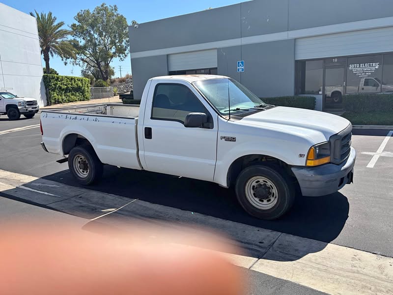 1999 Ford F250 Super Duty Regular Cab - Long Bed
