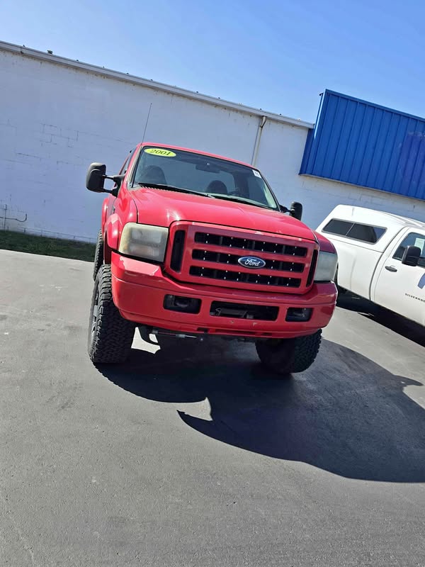 2001 Ford F250 Super Duty Regular Cab - XLT Pickup 2D 8 ft